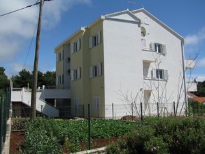 Apartments Maslinica 5